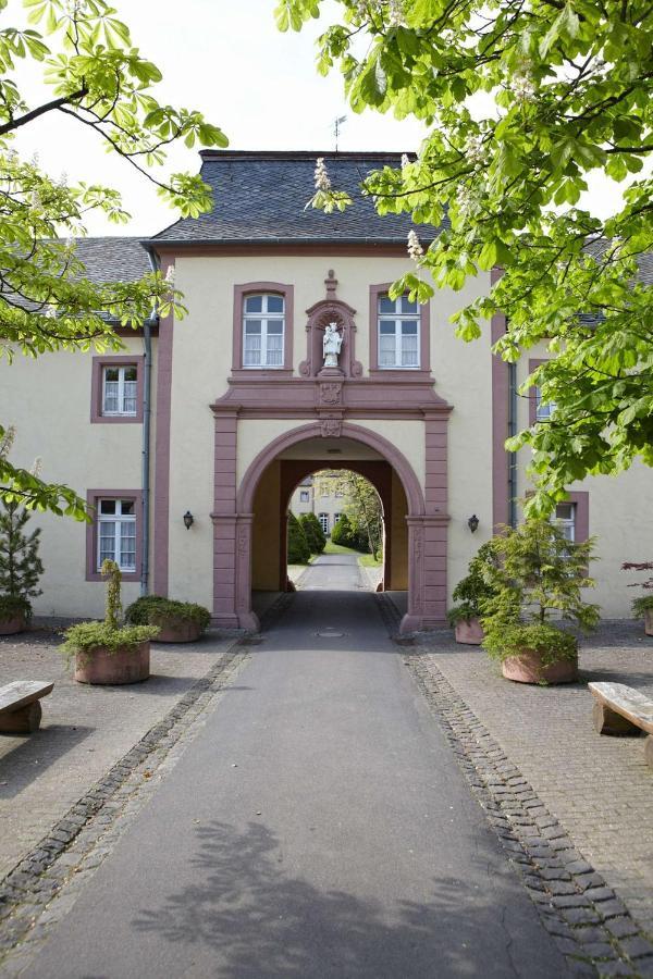 Kloster Steinfeld Gaestehaus Kall エクステリア 写真